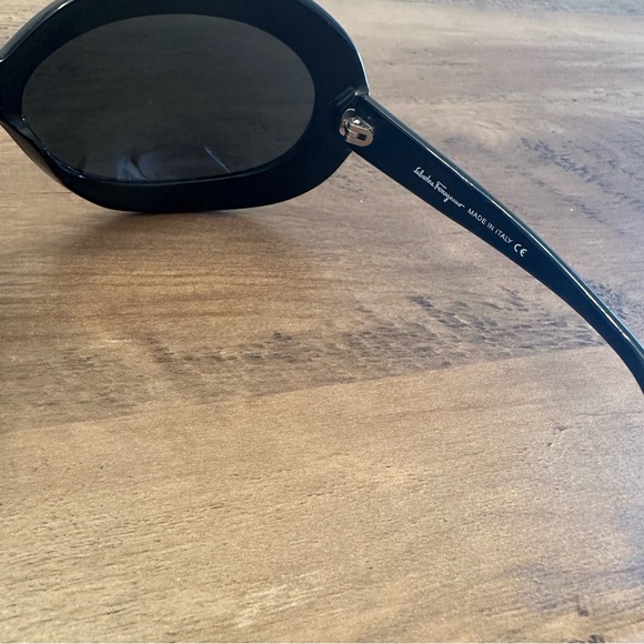 Authentic Vintage Salvatore Ferragamo Black Oversized Oval Sunglasses - Picture 10 of 13